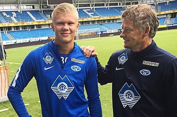 英超-阿斯顿维拉2-1力克曼联，罗杰斯双响库尼亚破门难救主（英超：阿斯顿维拉2-1曼联，罗杰斯梅开二度，库尼亚进球难救主）