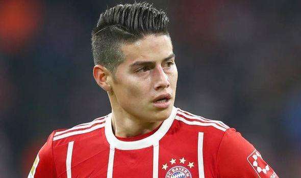 澳超半场：双方后防线均表现出色，惠灵顿凤凰暂0-0喷气机（澳超半场：双方防线稳固，惠灵顿凤凰与喷气机暂0-0）